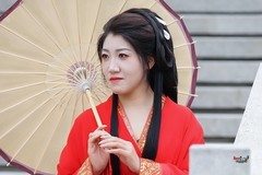 【红战袍美女】---小田