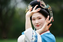 【一袖清风，半舞春山】---肖肖