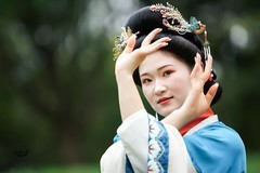 【一袖清风，半舞春山】---肖肖