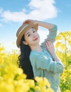 春天洋隘在花海中