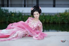 【深秋红衣狐仙】---佳欣