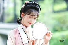 【罗扇轻摇·江南闺韵】---晓儿