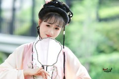 【罗扇轻摇·江南闺韵】---晓儿