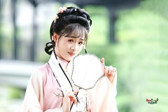 【罗扇轻摇·江南闺韵】---晓儿