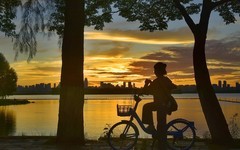 东湖看夕阳