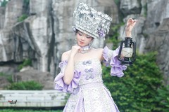 【紫韵苗风·灯影寻幽】---婷儿