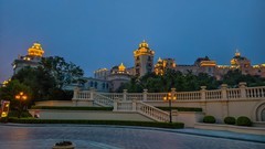 大 连 金 石 滩 绿 发 希 尔 顿 度 假 酒 店 夜 景 及 周 边