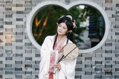 【庭院美女】---小柒