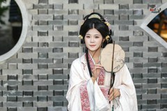 【庭院美女】---小柒