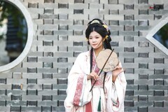 【庭院美女】---小柒