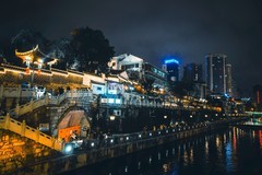 旅途中一一贵阳甲秀楼之光