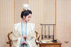 【宋韵清居·静赏繁花】---簌簌