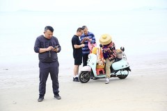2151【不老松：纪实摄影】《山河锦绣》南国风情：海南島三亚：海滨嬉海抓拍！