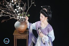 【唐风婉韵，执卷凝思】---婷儿