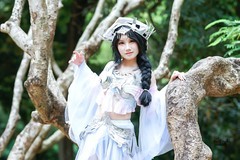 【二次元·枯木林少女】---小雪