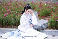 【紫衫映花】---芸妮