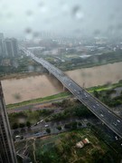 漫步星城 （1121）窗外的世界被雨水打湿