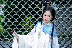 【窗棂藏翠·手展云笺】---芝枝
