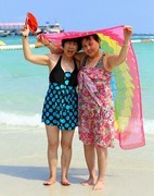 1344【不老松：纪实摄影】《异国风情录》三国演义：新、马、泰游记！泰国格兰岛海滨戏