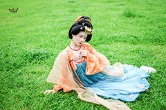 【草色染唐衣】---晓儿