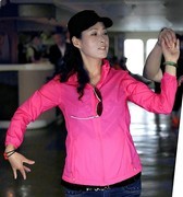 2165--09【不老松：纪实摄影】异国风情：韩国印象！北京舞友团也同船去韓回。在甲舨上