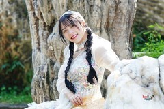 【深秋的少女】---佳佳