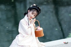 【池畔花事】---晓儿