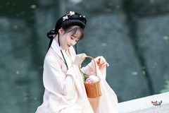 【池畔花事】---晓儿