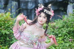 【碧丛粉影俏嫣然】---佳欣