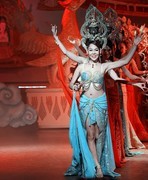 1389【不老松：纪实摄影】《异国风情录》三国演义：新、马、泰游记！泰国人妖歌舞晚会