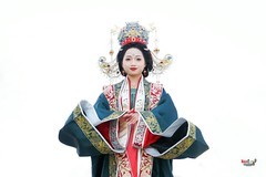 【檐下佳人冠上星】--- 小依