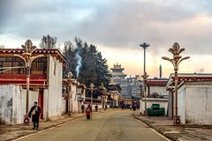 四川--阿坝县莫郎节【1】去参加活动的信众