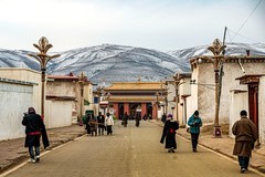 四川--阿坝县莫郎节【2】去参加活动的信众