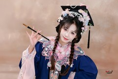 【云肩戴花帽·笔墨敬青春】---星星