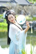 【水畔仙影】---银璐