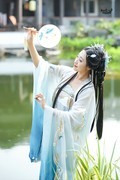 【水畔仙影】---银璐