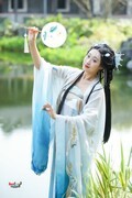 【水畔仙影】---银璐
