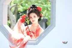 【一袭红衣少女】---芳芳