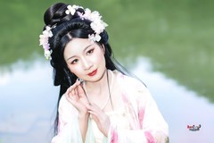 【夏日湖边美女】---婉灵