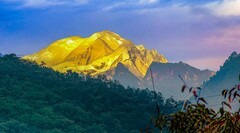 旅游天地（4）-----贡嘎雪山的晨光