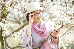 【梨花俏佳人】---木子