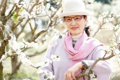 【梨花俏佳人】---木子