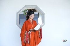 【古风红战袍少女】---小涵