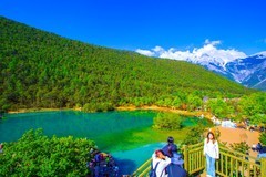 玉龙雪山蓝月湖风景 5