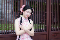 【一抹粉韵韶华】---小娇