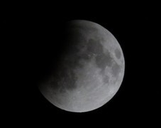 2025.09.08拍摄月全食（红月亮）并尝试全幅机与长焦机对比