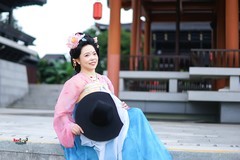 【春日唐宫美女】---露露