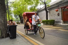 仅存的人力车走街串巷逛胡同
