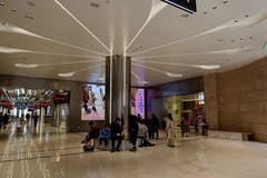 光谷广场在扩建