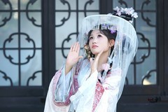 【花笠凝思】---草莓